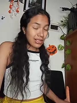 Amarilis_Lily - Fucking my wet pussy with big dildo