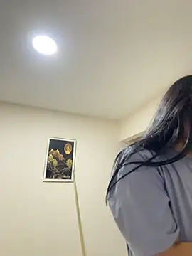 LovelyEyess - fingers in pussy