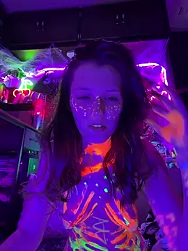 Lilactease - 🖌️🎨Lets play with UV body paint 🎨🖌️
