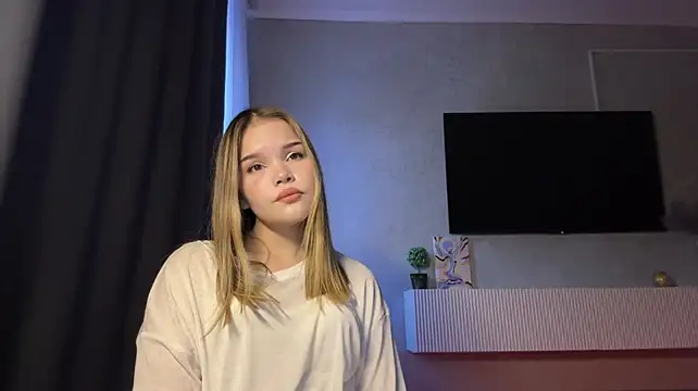 KrystinaBelgard - 2-minute private-style teasing dance