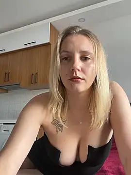 Ann_first_kiss