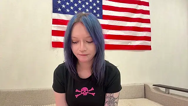 CrystalXross - Show my tongue