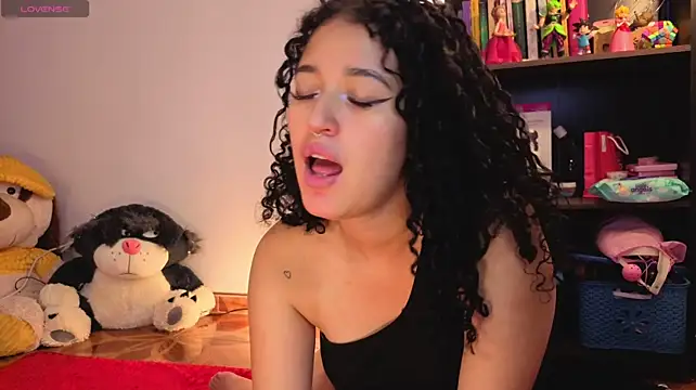 Arianna_n_Gema - SUCK FEET AND RUB PUSSY