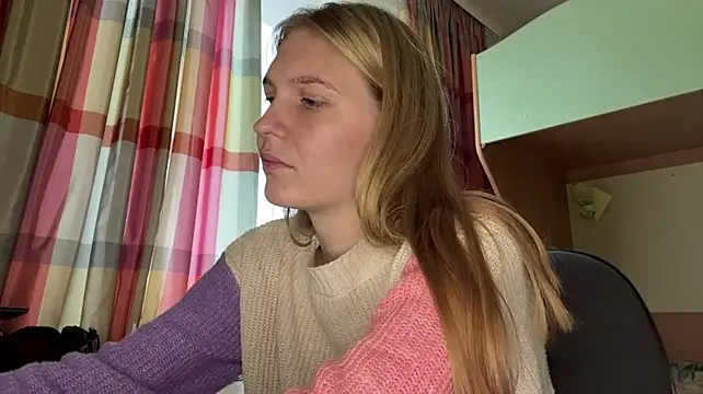 CriseldaStarns - Send Hot Photo in PM