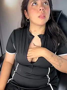 _Bella_7 - ANAL PLUG SLAP MY AS IN DOGGY