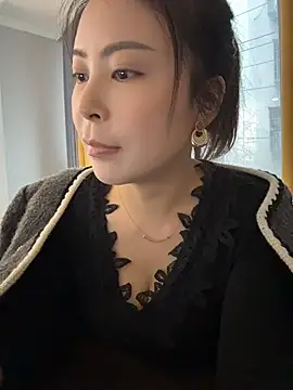 YaoYao8888 - 脱掉内裤直播3分钟