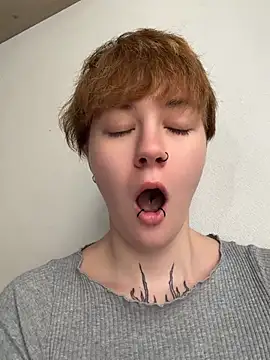 IceMur - anal sex 1 finger