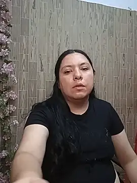 Solyeria - show tits