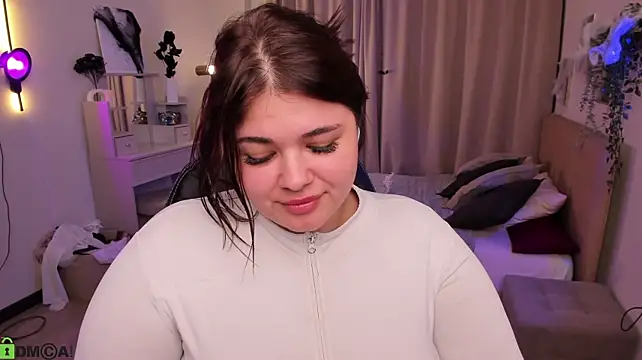 Annet_Nel1son - shake my naked tits close to cam