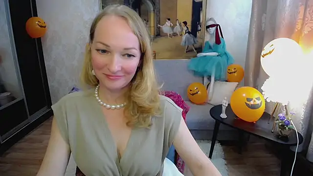 Alana_Solara - air kiss