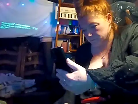 BettyandGold - Fuck my pillow