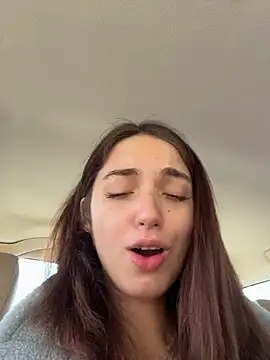 DollyTall - SLOPPY BJ WITH DILDO IN PARKING🤤
