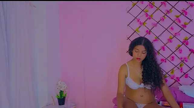 emmy_hot33