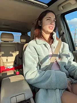 DollyTall - MAKE ME SQUIRT IN PARKING 💦