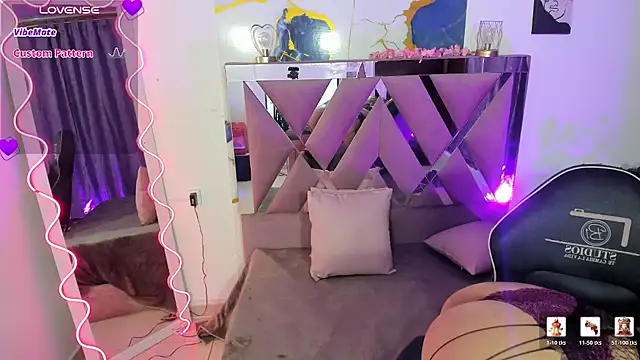 LAINEY_TAY - SHOW BOOBS+SPIT🍒