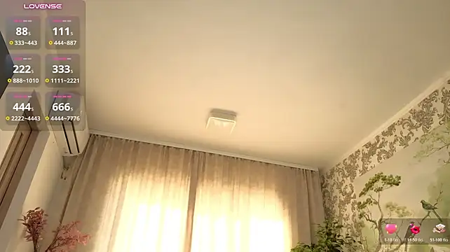 ClassyKatyy - Naked pillow ride