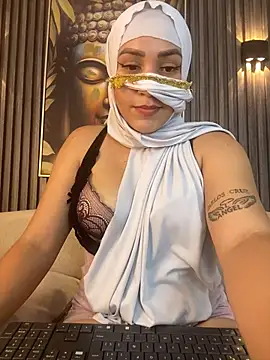 AylaNoir - Sucking cock on knees