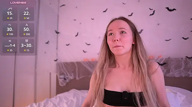 PinkyVenom__ - put toy inside my panties and have nice