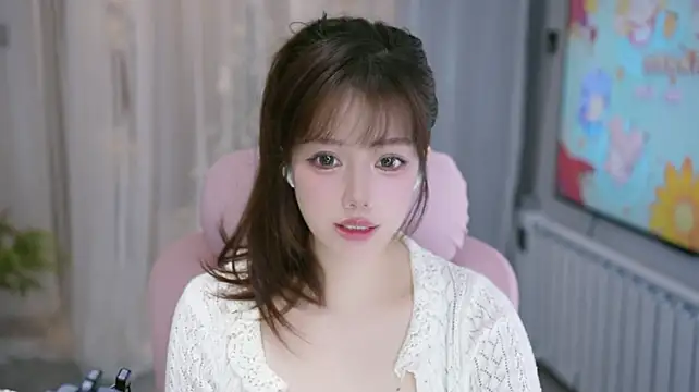Cecily2 - 今天我的相机过生日 可以给它买蛋糕吗
