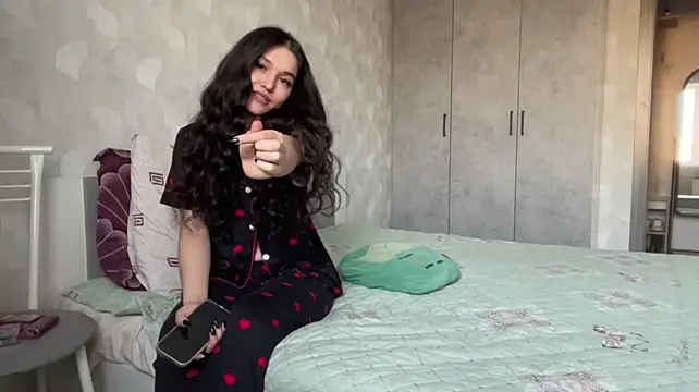 LisetteParajon - Change my pijamas pants