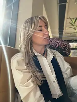 Crazy-Rosa - Hi guys 💋play with my pussy