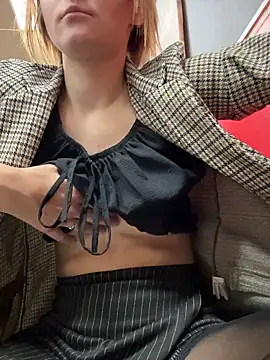 NinnaParri - Fingering ass + open ass🍑