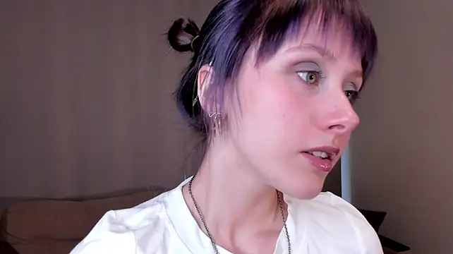 Fappershy - Underboob tease<3