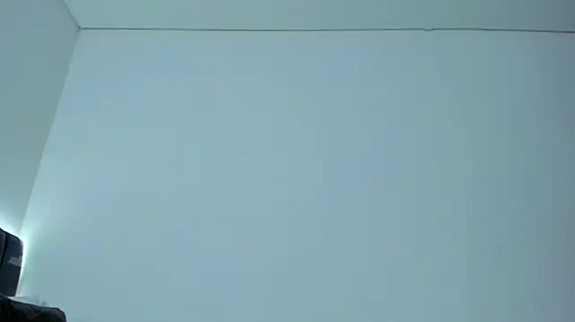 Im_sarah34 - Take off my panties and finger me.......