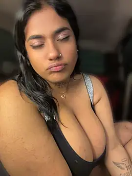 Nahomy-firee - Flash pussy😏🌸