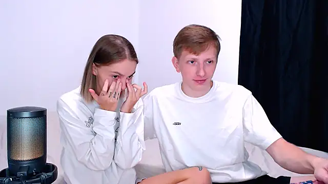 Juliaanddima - show ass doggy