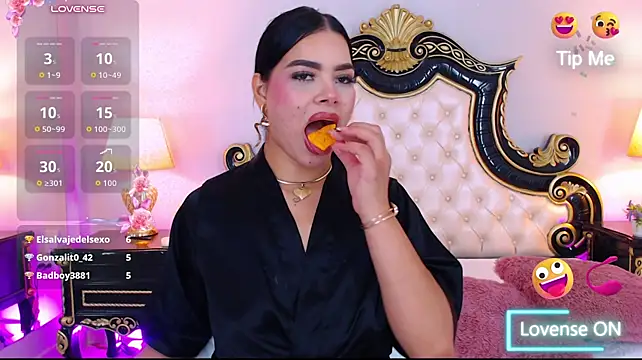 LilyReus - Open Legs & Show Pussy 💦🍆