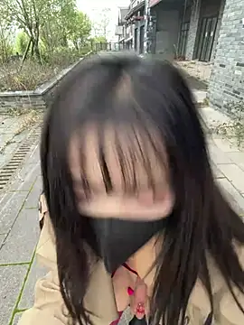 Xiao-Lin - 户外刺激脱内衣漏胸1分钟