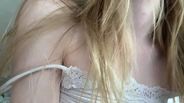 BivalentFalloff - Lets rub my pussy against the table <3