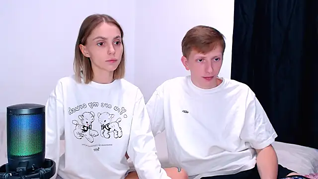 Juliaanddima - show ass doggy