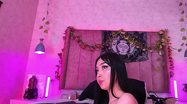 Vickmoon - oil in boobs and ass