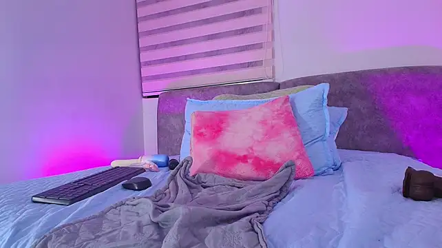 Lu_mystic - a messy deep-throat show