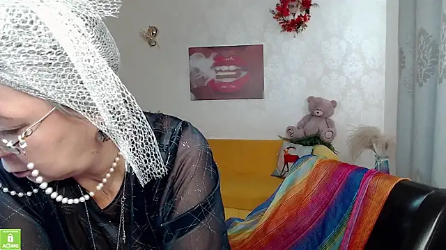 Hottie_lades - 🔥DOGGY POSE AND SLAP PUSSY