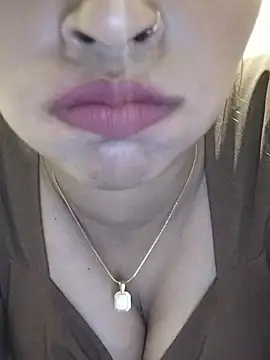 Raseeli_bhabhi1 - Boobs sucking