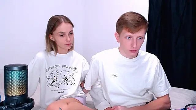 Juliaanddima - show ass doggy