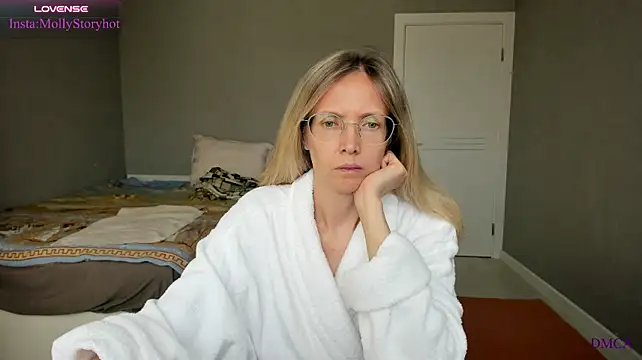 MollyStory - Take off your robe.