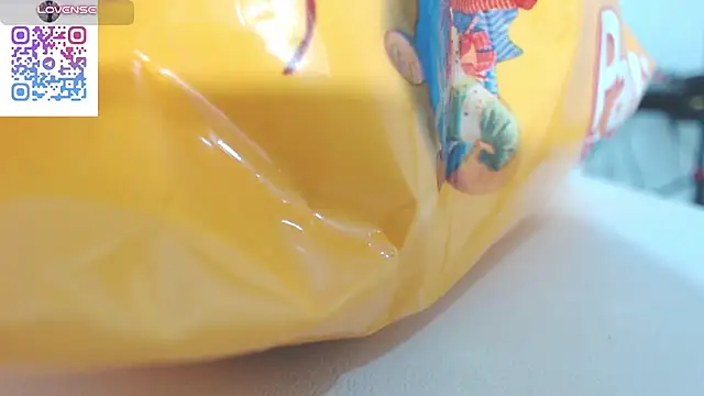 Kitty_Mifl - FUCK A CAN IN MY PUSSY