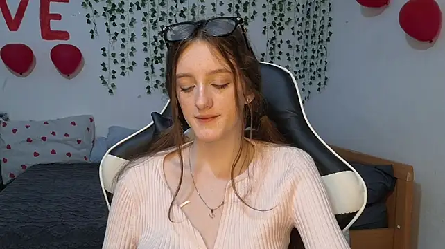 Deletemelater - Squezee my boobs 💕