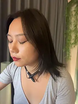 Eliza-E - 全裸5分钟