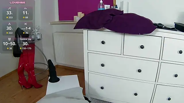 Latina_daily - Shhh m0m at home, 299tk Ride Dildo