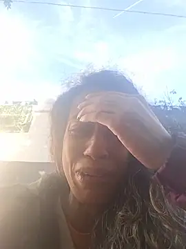 Fabiolagg - Volta pro meu pais, estou vivendo na rua