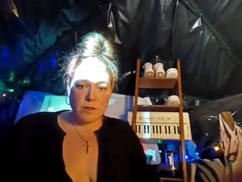 BettyandGold - Close up pussy cum
