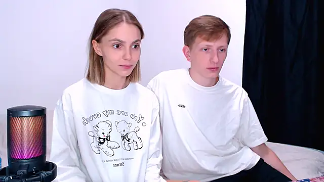 Juliaanddima - show ass doggy