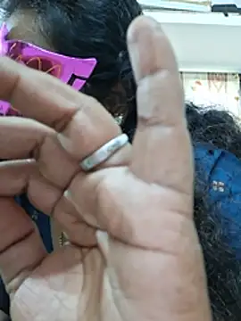 Hot_Sreeja_Tamil - Nipple suck