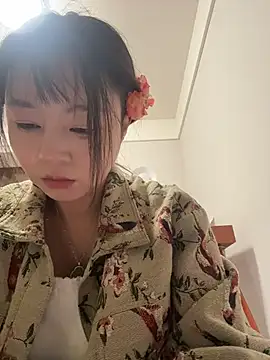 Bingbing6699 - 路边漏出全胸+性感揉胸