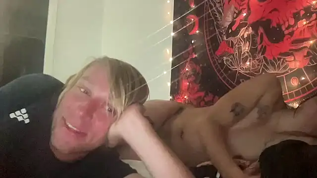 NikkiAndJohnny777